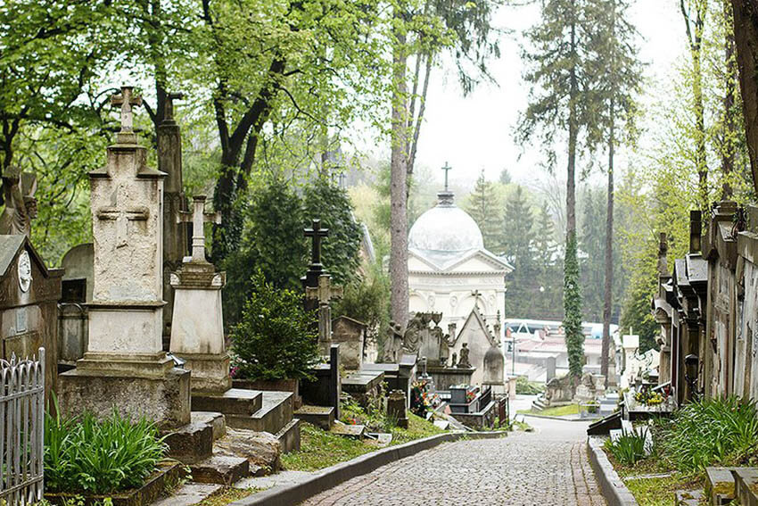 lviv-cemetery-4