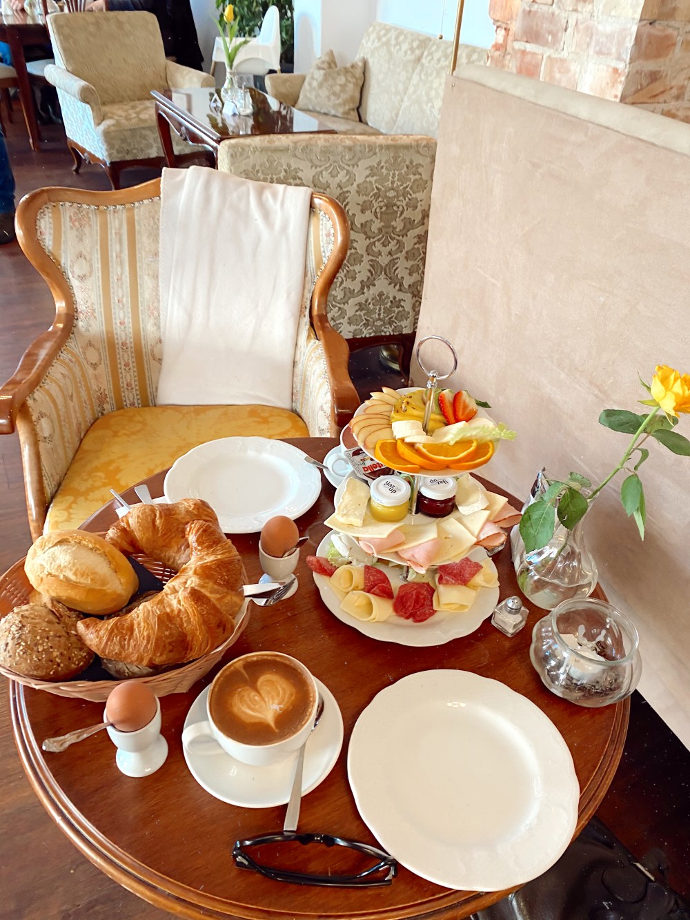 6E7A8AA7-56BB-4DEA-BE02-4D44F26D7B7D